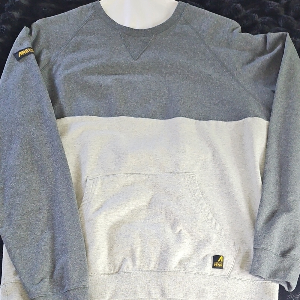 Apex Gray and White Crewneck Sweater with Color-Block Design